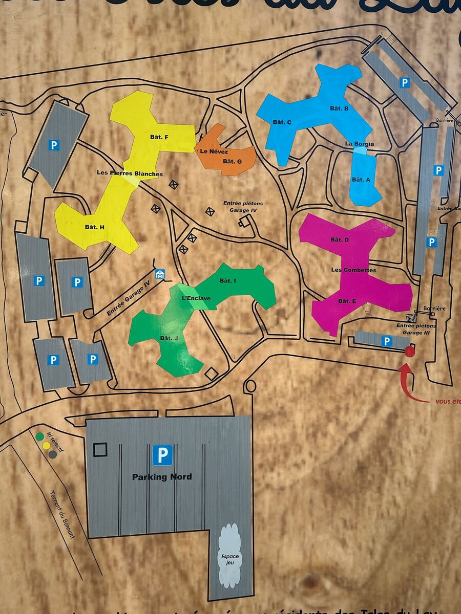 Plan général de la résidence Hameaux des Lays — Les Contamines-Montjoie, bâtiments A à J, parkings et commerces